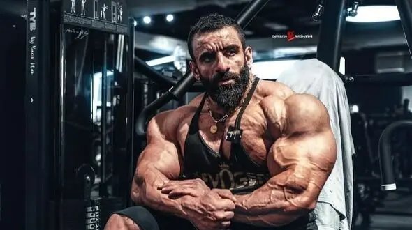 هادی چوپان: جلو 3 هزار نفر خٌرد شدم ؛ اولین بارم بود رفتم مسابقه خواستم فیگو بگیرم داور گفت داری چیکار میکنی بیا پایین...
