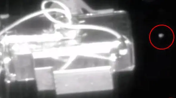 عبور 6 شی پرنده ناشناس از مقابل ایستگاه بین المللی فضایی + فیلم 