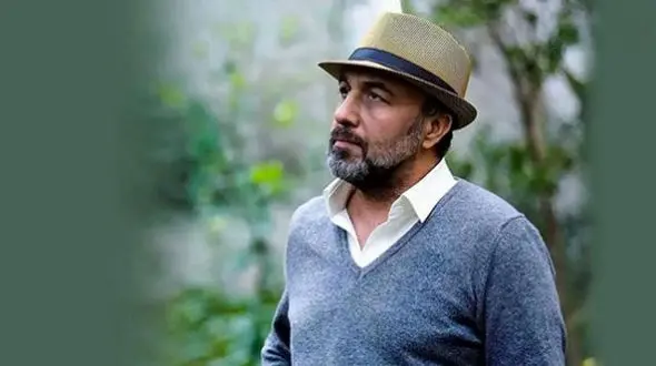 تصویری قدیمی از رضا عطاران و حسن جوهرچی در حیاط بیت رهبری