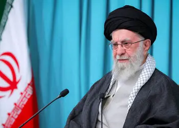 تذکر مهم رهبر معظم انقلاب به هنرمندان در جشنواره فجر: عشق مثلثی و مربعی در سینما مضر است/کارى کنیم که اینها توى فیلم ها نیاید!