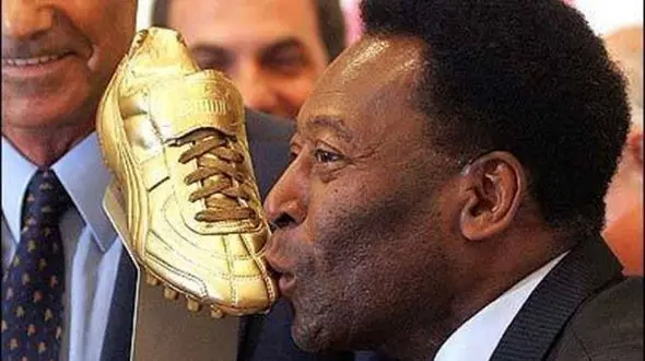 پله اسطوره تاریخ فوتبال در گذشت