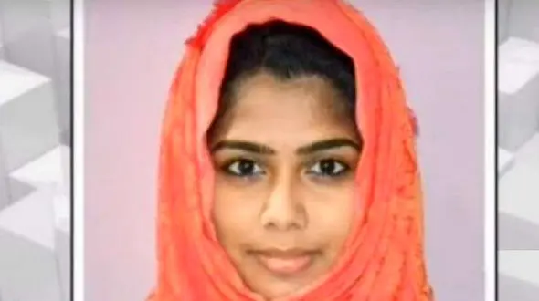 دختر دانشجو پس از آزار و اذیت وحشیانه در حمام به دار آویخته شد+عکس دختر