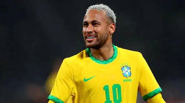 برزیلی‌ها نیمار را با پاپ کورن زدند! + عکس