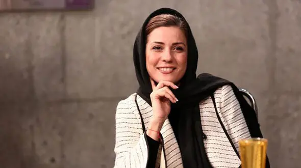 چراغ های سینما را خاموش نکردند چون زنان و مردان مختلط تماشاچی فیلم بودند!