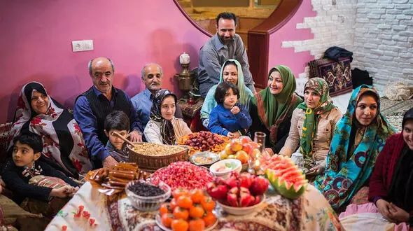 گروه درمانی با دورهمی های یلدا / برگزاری آیین های سنتی جدی گرفته شود