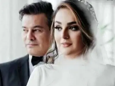 فیلم / نگاهی به چیدمان مجلل و اروپایی  عروسی پیمان قاسم خانی با زن دومش  میترا ابراهیمی / مریم مومن، آرام جعفری و متین ستوده باید از اینا یاد میگرفتند ...از خلاقیت در کیک 3 طبقه، شمع تا ...