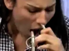 فیلم ثبت رکورد جهانی با مار توسط دختر پاکستانی