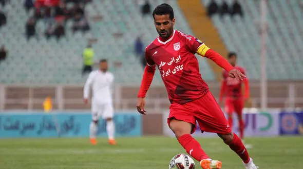 واکنش تند مسعود شجاعی به خودسوزی هوادار استقلال