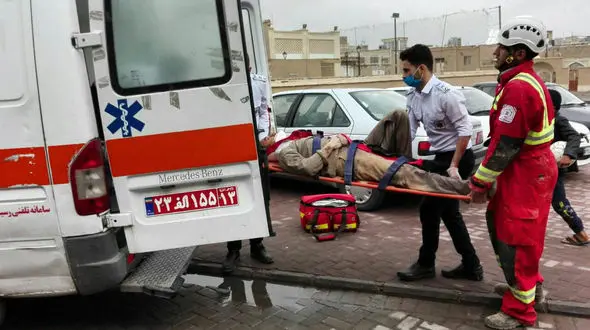 مرد مرده زیر آوار زنده شد / در کاشان همه شوکه شدند