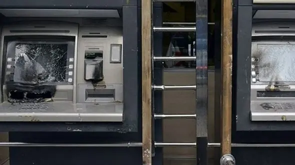 خسارت ۴۰۰ میلیاردی به ۱۷ شعبه بانک در 4 استان کشور 