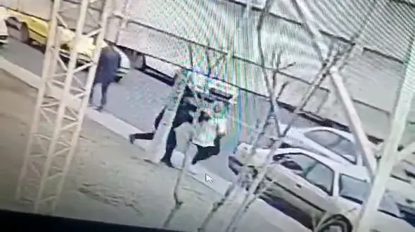 فیلم سرقت از دختر اسلامشهری ! / دزدانم هنوز بازداشت نشده اند نمی دانم پلیس چه می گوید ؟! + گفتگو با مالباخته