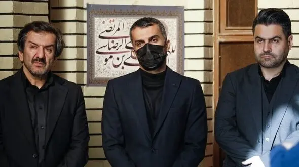 عکس/ عرض ارادت احساسی جمعی از اهالی فوتبال در مراسم ترحیم مادر محمدحسین میثاقی / روحش شاد و یادش گرامی