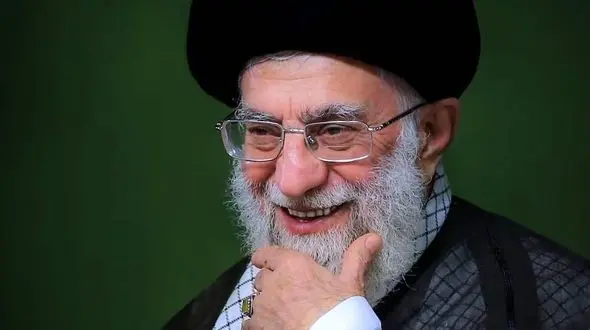 فیلم/ شوخی جالب رهبر انقلاب با محافظان خود در بیت رهبری / نمک خنده او، چاشنی جان من است، بی نمک، سفره عشق از صفا می افتد