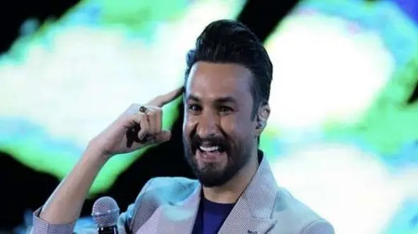 فیلم آواز باشکوه راغب  با  صحنه‌ای غیرمنتظره در آخرین کنسرتش / خلاقیت هنرمندانه خواننده پاپ در سالن نمایش غوغا به پا کرد