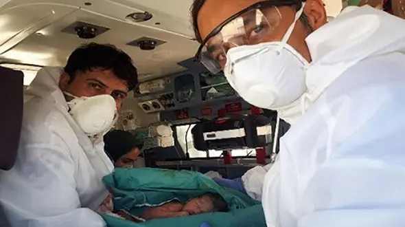 این دختر گنابادی در هلی کوپتر امداد به دنیا آمد +عکس