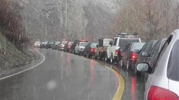 جاده چالوس پس از ۱۴ ساعت انسداد، ساعت ۷ صبح امروز دوطرفه شد