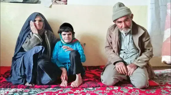 داستان غصه های «سمانه» با گرگ هایی که از دیوار به خانه شان حمله کرده اند + عکس