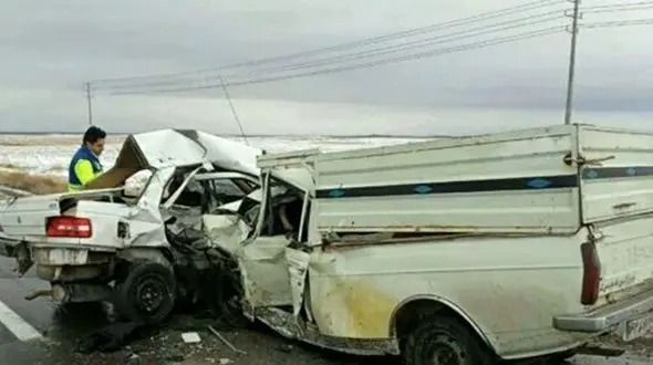 تصادف پژو 405 و پیکان وانت جان پلیس سبزواری و همسرش را گرفت