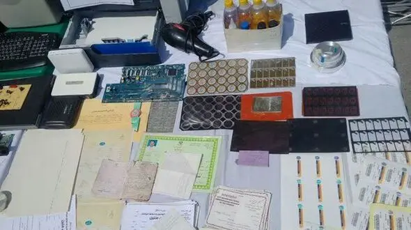 دستگیری اعضای باند جعل اسناد قضائی؛ دفترداران رسمی در دام پلیس!