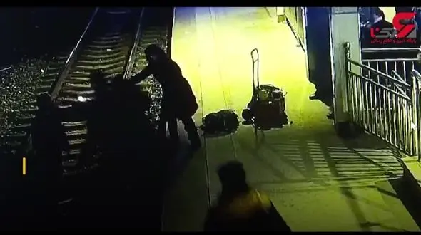 خودکشی تکاندهنده مرد جوان روی ریل قطار + فیلم