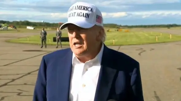 درگیری مجدد ترامپ با خبرنگاران؛ شما همگی اخبار جعلی هستید!