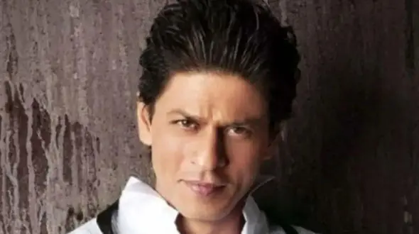 پسر شاهرخ خان بدل پدرش از آب درآمد+ عکس