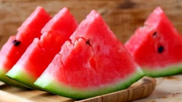 
میوه ای قرمز، مفید برای مبتلایان به فشار خون