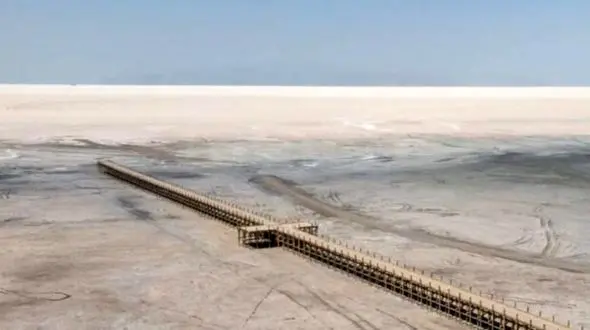 جاده بالانج ارومیه گرفتار در طوفان نمک