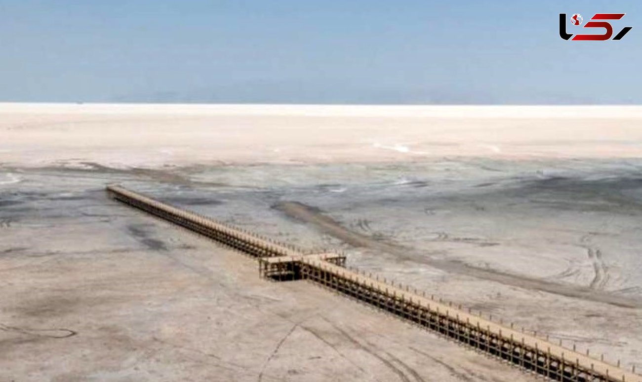 آخرین تصویر از دریاچه ارومیه/ وضعیت غم انگیز