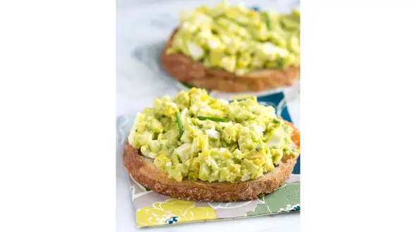 طرز تهیه سالاد آووکادو