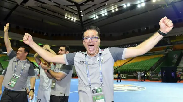 این ایرانی افغانستان را به جام جهانی برد!