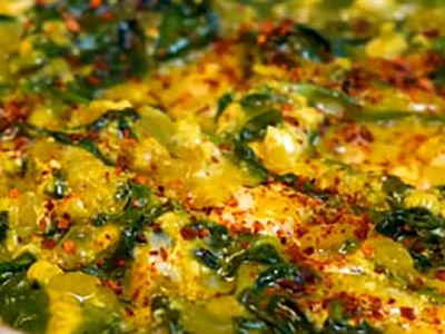 املت اسفناج (نرگسی) گزینه سالم و خفن برای صبحانه جمعه + فیلم
