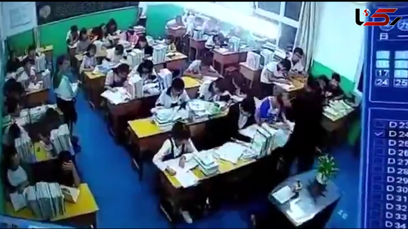 صحنه های زشت از کتک زدن دانش آموزان توسط یک معلم + فیلم