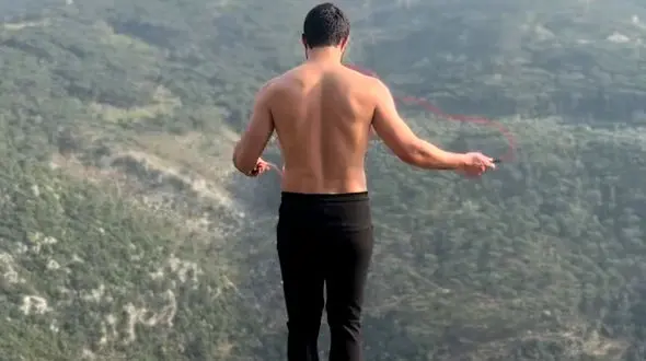 از میمون باهوش تا طناب زدن در ارتفاع 