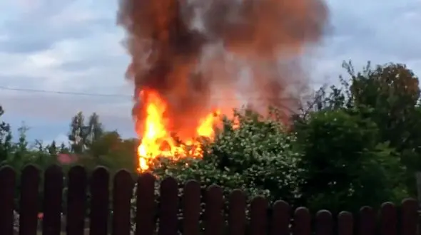 آتش سوزی گسترده یک خانه در لتونی + فیلم