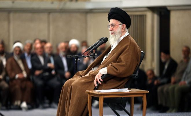 آشنایی با چهره 3 برادر رهبر معظم انقلاب+عکس/ شباهت جالب برادر کوچکتر رهبری به ایشان