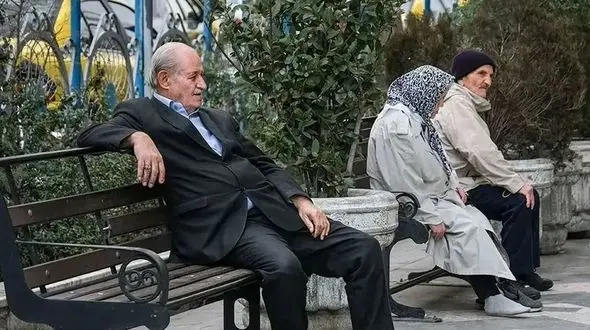 خبر نگران‌کننده برای بازنشستگان تامین اجتماعی: توقف بیمه تکمیلی