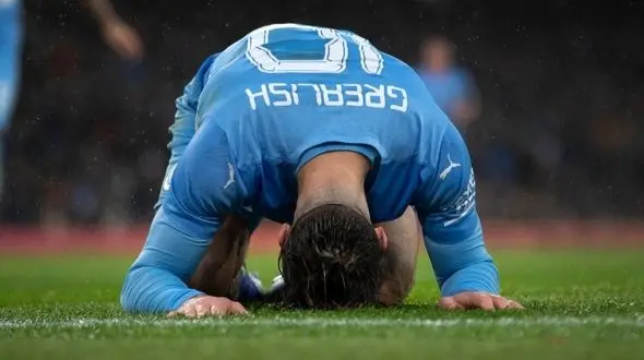 ببینید / خشن ترین خطای دنیای فوتبال ؟! + فیلم