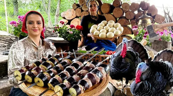 کباب کوبیده و بادمجان؛ تجربه‌ای از غذای سنتی گیلان در طبیعت + فیلم