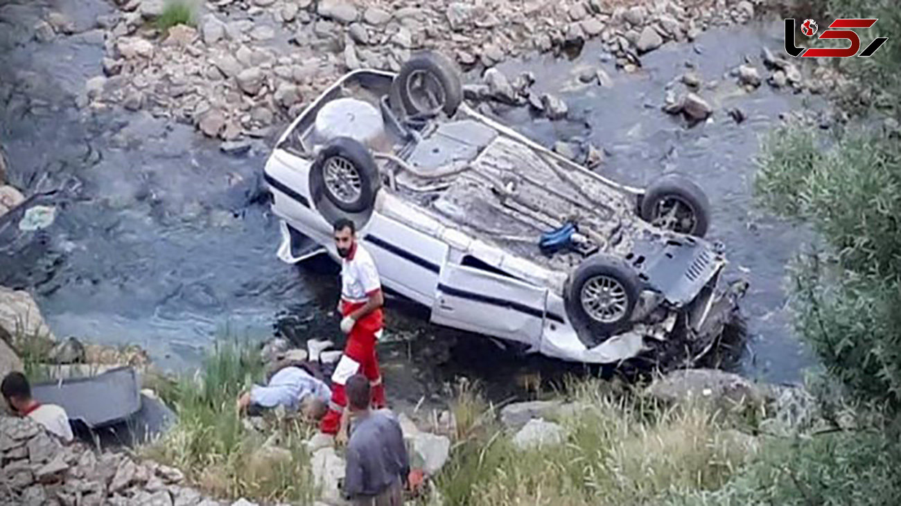 سقوط مرگبار پژو پارس به دره در جاده مهاباد