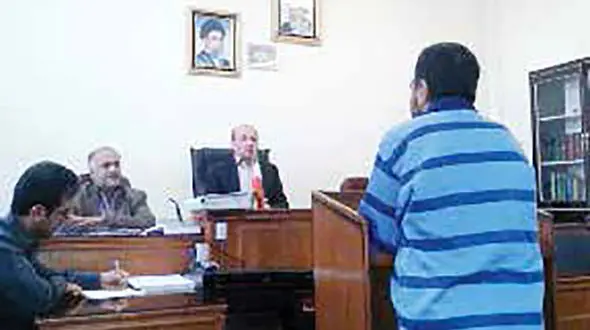 مادر پای چوبه دار قاتل پسرش نرفت / علی باید پشت میله ها زندان بپوسد!