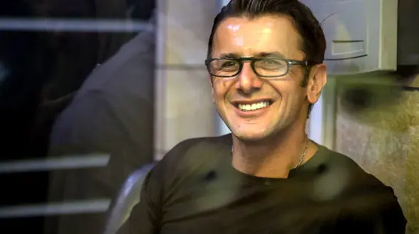 امین حیایی رازهای پشت پرده را لو داد / برای قلاده های طلا به من تهمت مزدور زدند+ فیلم