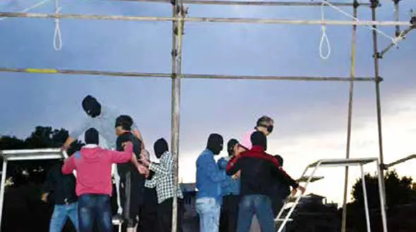 التماس های دختر در شب تاریک باغ متروکه + عکس اعدام 2 جوان شیطان صفت