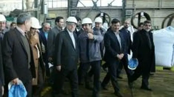 کیان تایر نفس می کشد / کارگرانش کار می کنند 