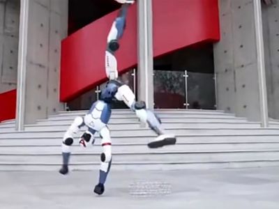 حرکت باورنکردنی ربات انسان‌ نما: پشتک زدن مثل یک قهرمان + فیلم