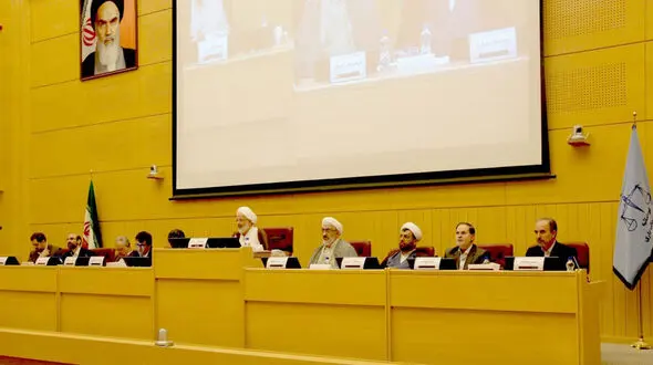 پرستاران بیمارستان‌های دانشگاه آزاد با ۲۰ سال سابقه بازنشسته می شوند