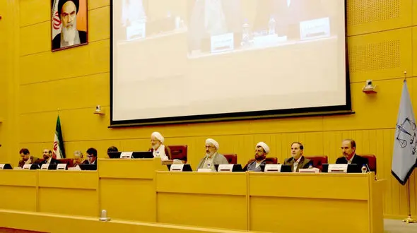 پرستاران بیمارستان‌های دانشگاه آزاد با ۲۰ سال سابقه بازنشسته می شوند