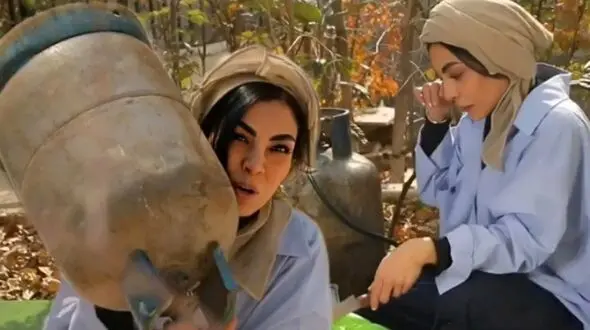 آشپزی سخت و واقعی  صحرا اسداللهی در روستای خودش ! / ببینید و باور کنید لذت هم ببرید !