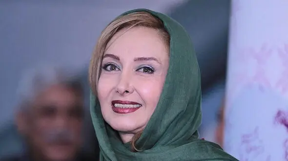 جزییات بی حجابی کتایون ریاحی در کنار ابی خواننده لس آنجلسی! / او ممنوع التصویر است