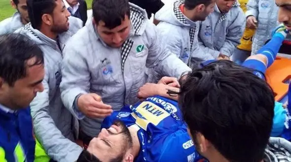 پادوانی دچار گزیدگی نخاعی شده است